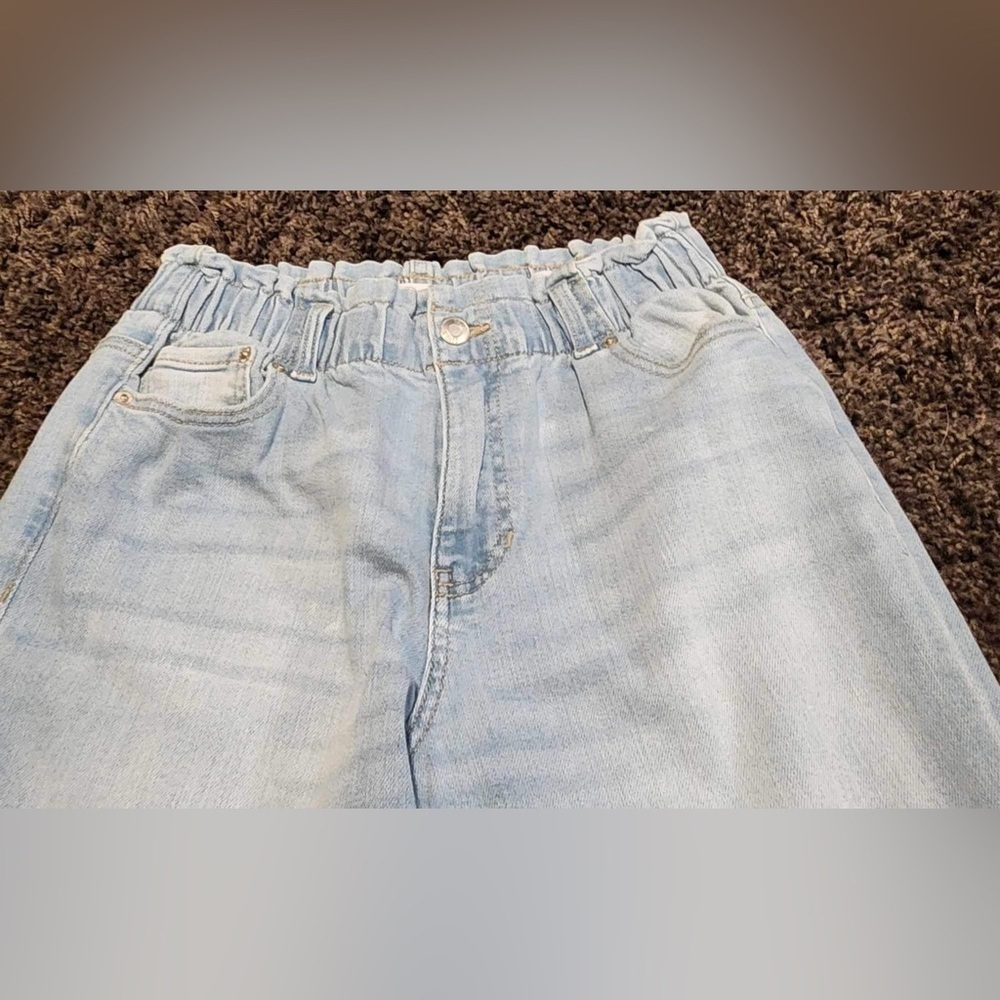 TRUE Craft Light Wash Some Distress Size 7 High Waisted Mom Jeans - Picture 5 of 12